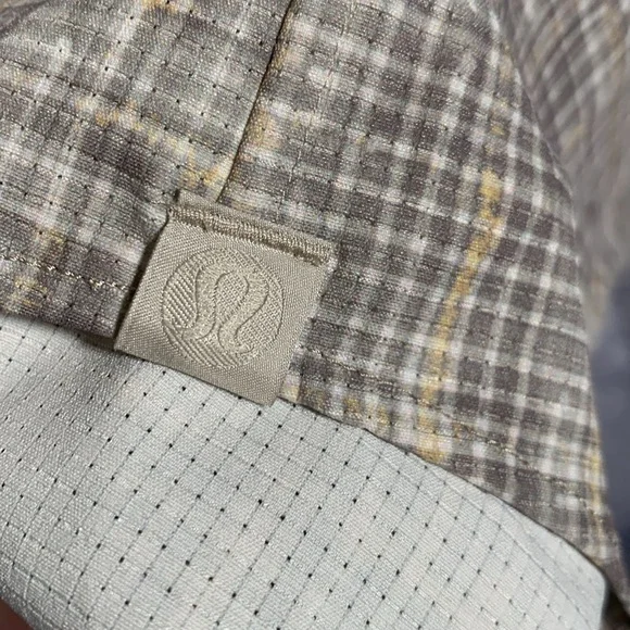 Lululemon Men’s Airing Easy Short Sleeve Shirt Gray & Yellow Size M - Picture 6 of 6